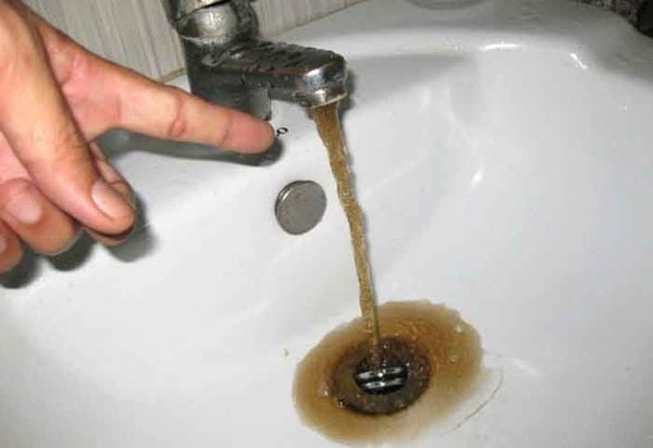 dau-hieu-nhan-biet-nuoc-nhiem-hoa-chat3