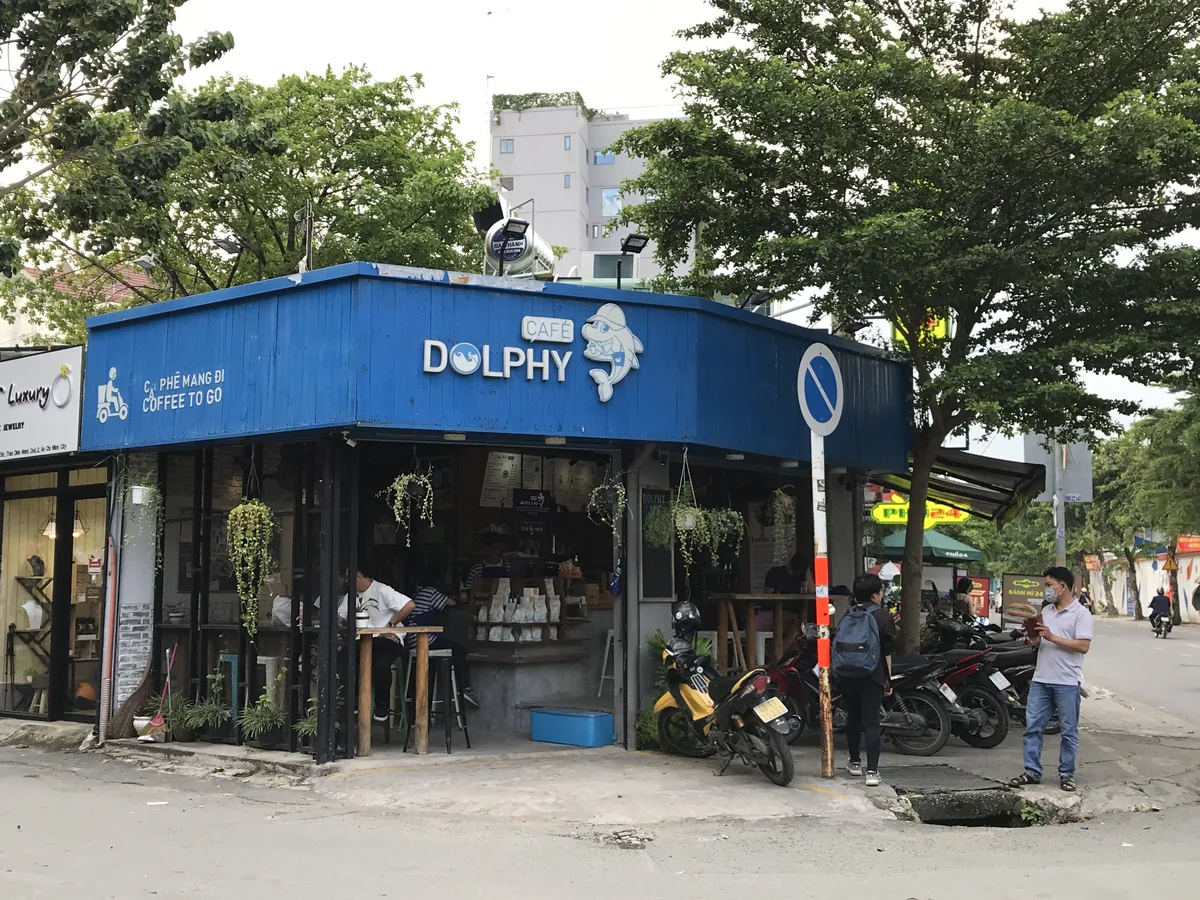 Cửa hàng thuộc chuỗi cà phê Dolphy