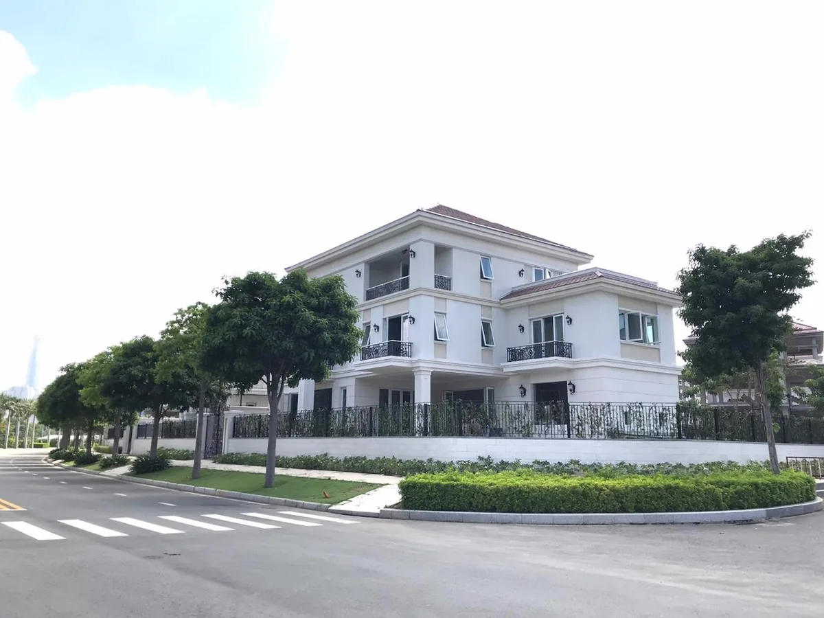 Biệt thự khu đô thị Sala và tủ kỹ thuật lắp thiết bị xử lý nước