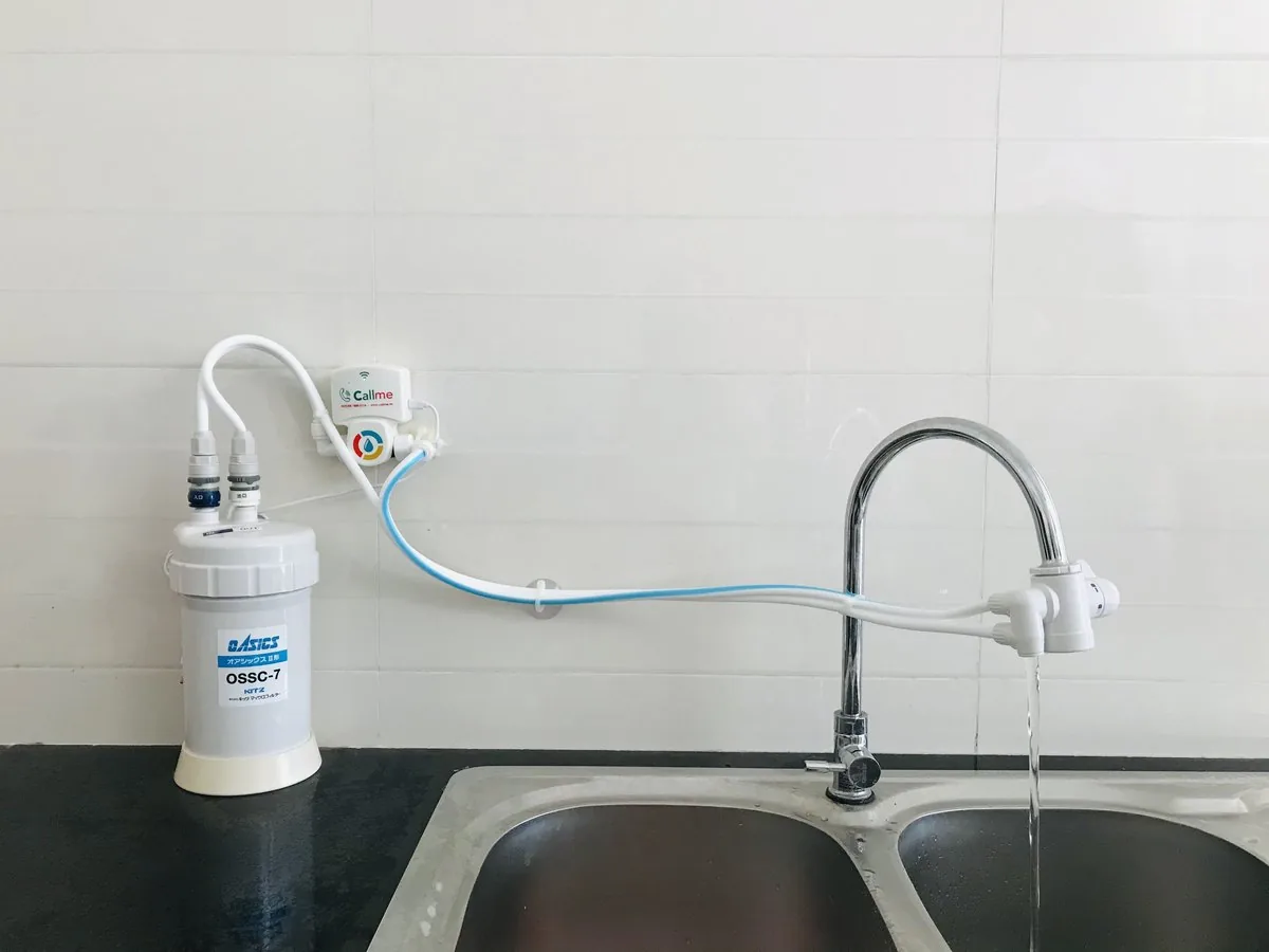 Đồng hồ đo nước thông minh Callme Water lắp tại vòi