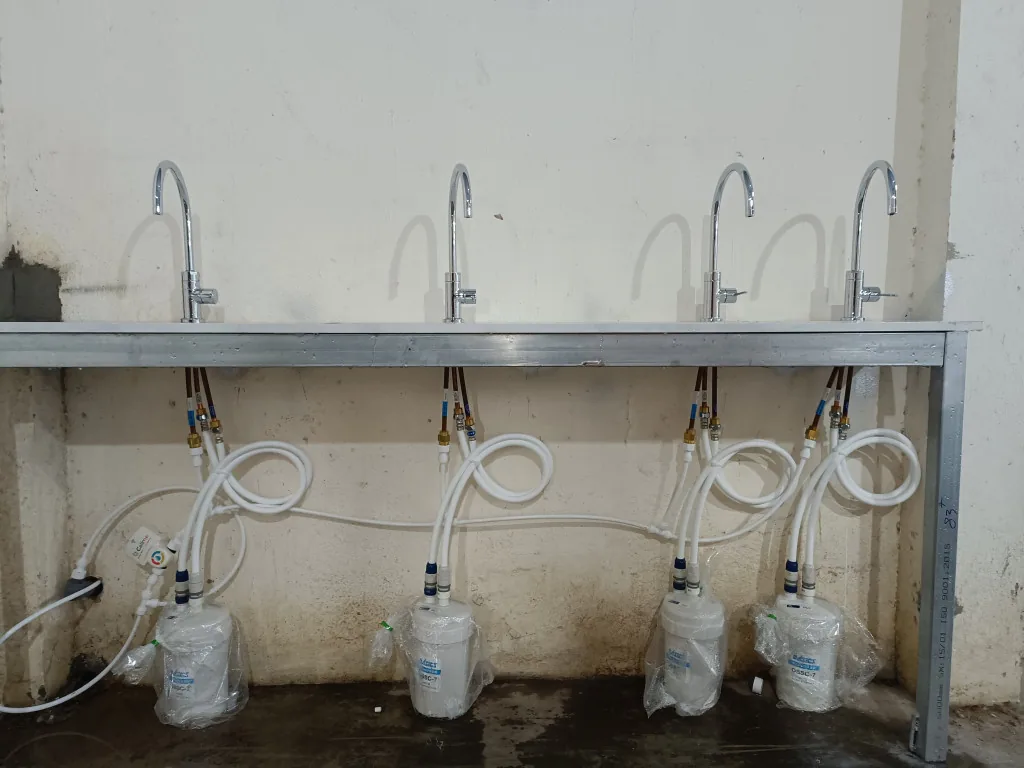 Khu vực nước uống lắp máy lọc Kitz tại nhà máy Imiti
