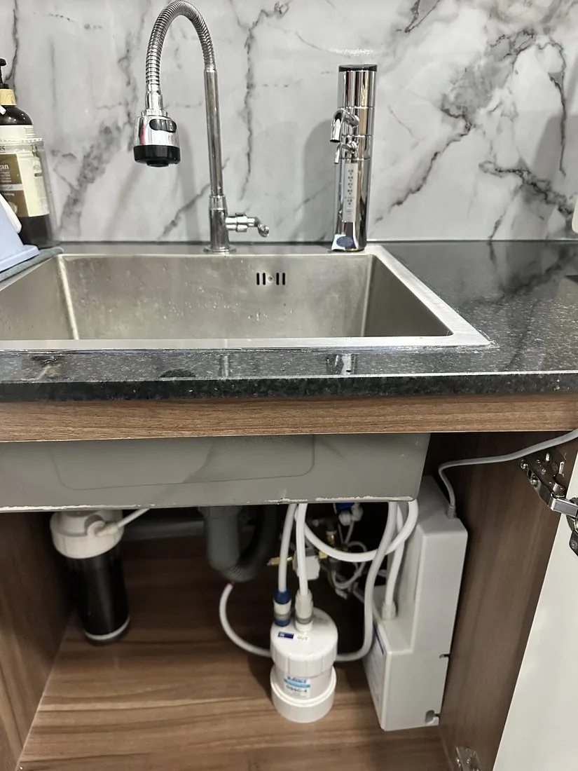 Máy điện giải Toclas OHA23Y-501 lắp âm tủ và vòi bốn loại nước